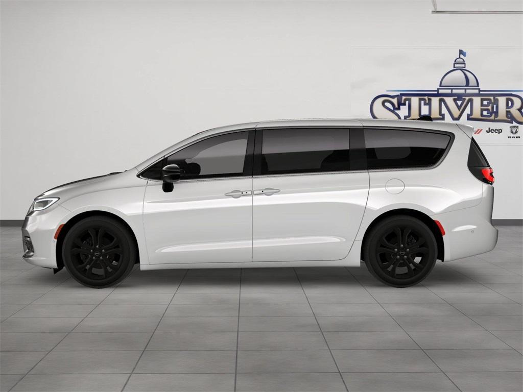 new 2026 Chrysler Pacifica car, priced at $39,955