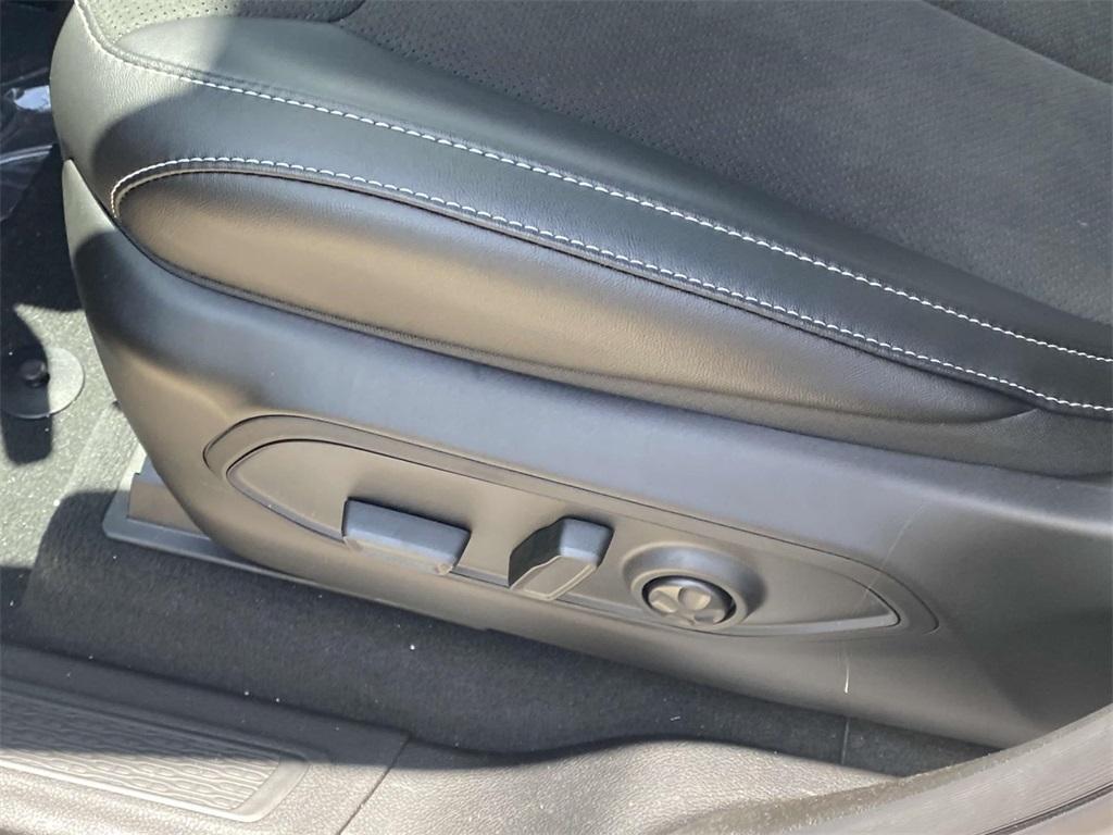new 2025 Jeep Grand Cherokee car, priced at $39,995