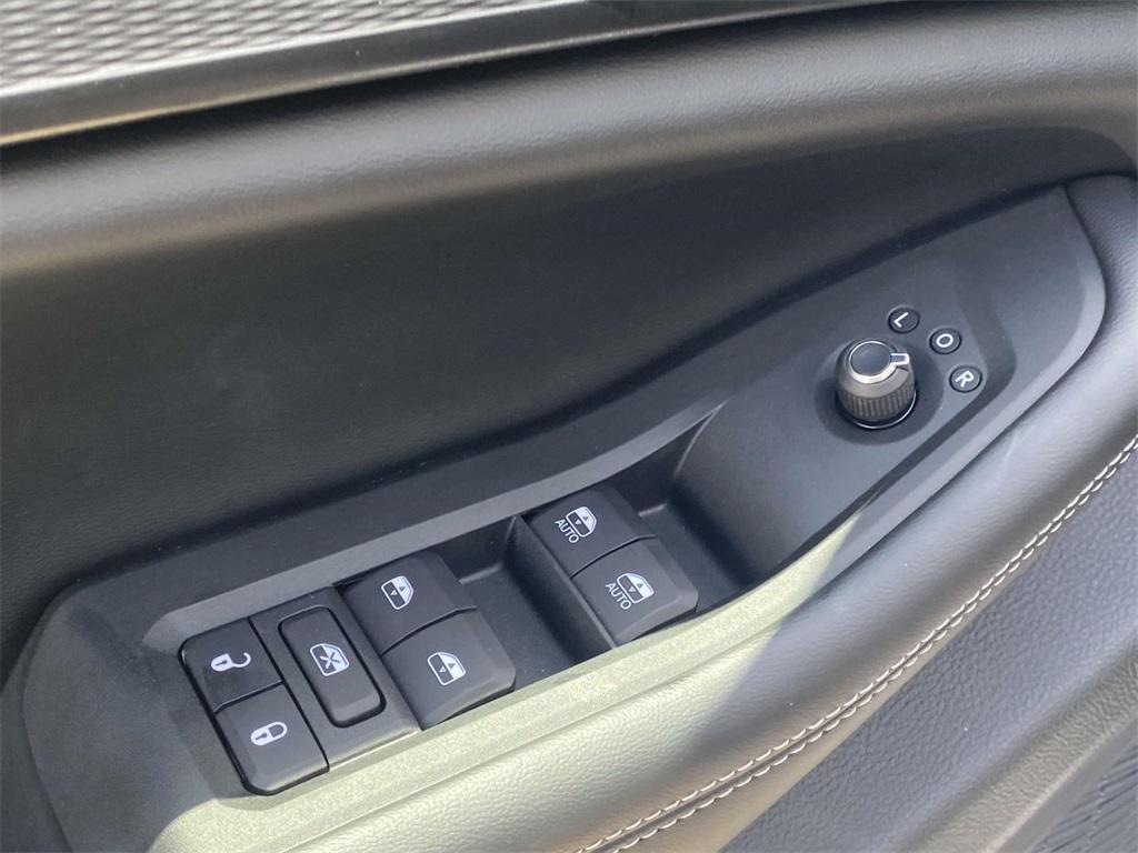 new 2025 Jeep Grand Cherokee car, priced at $39,995