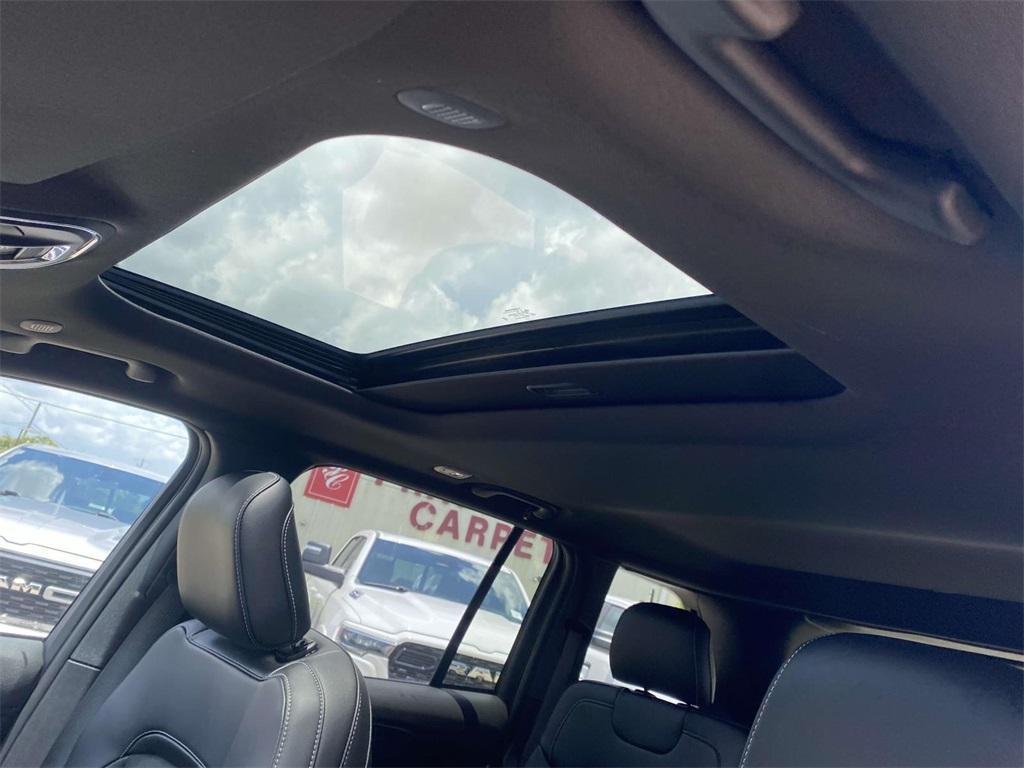 new 2025 Jeep Grand Cherokee car, priced at $39,995