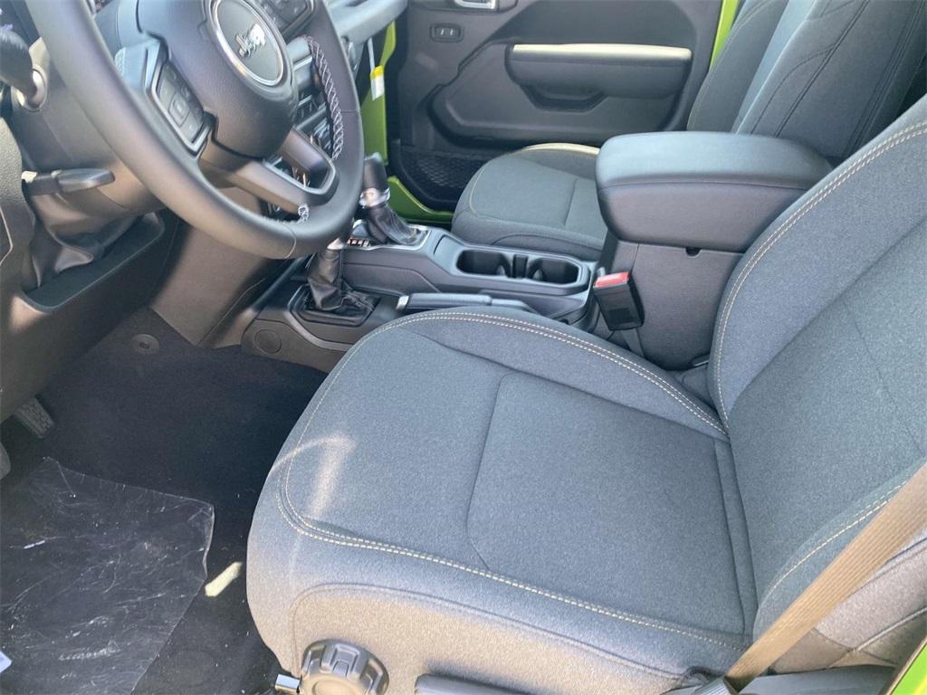 new 2025 Jeep Gladiator car, priced at $43,995