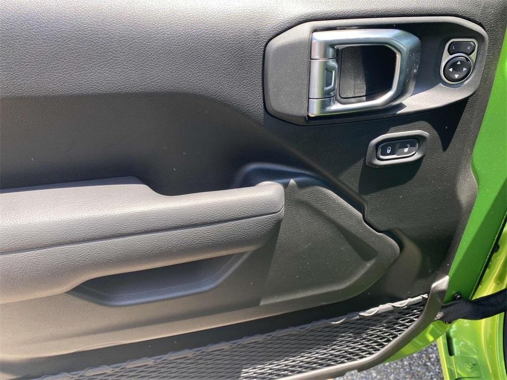 new 2025 Jeep Gladiator car, priced at $43,995