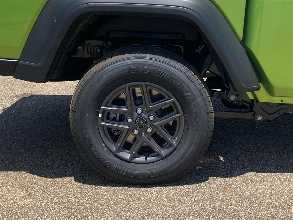 new 2025 Jeep Gladiator car, priced at $43,995