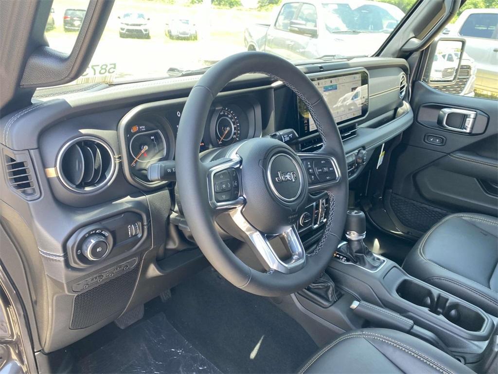 new 2025 Jeep Wrangler car, priced at $53,495