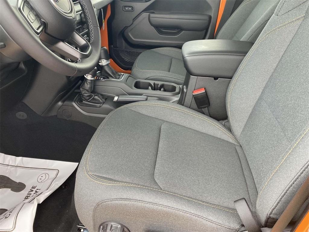 new 2025 Jeep Gladiator car, priced at $39,995