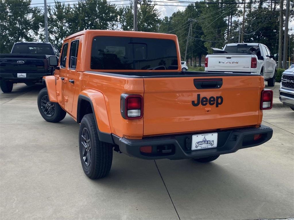 new 2025 Jeep Gladiator car, priced at $39,995