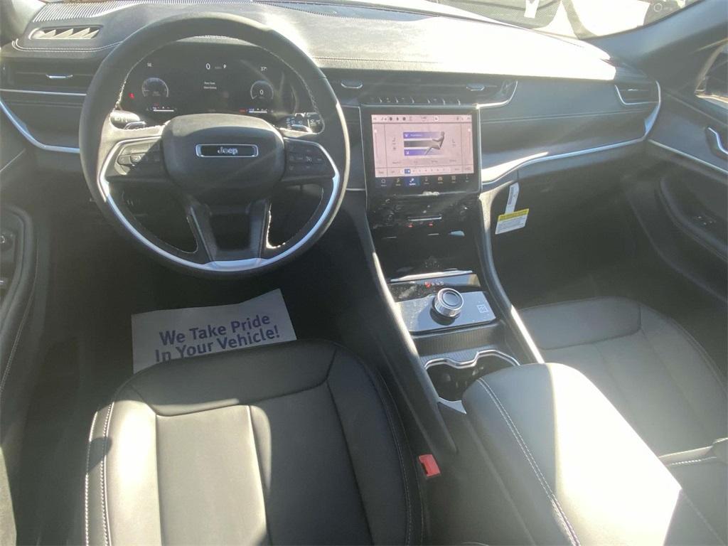 new 2025 Jeep Grand Cherokee car, priced at $37,381