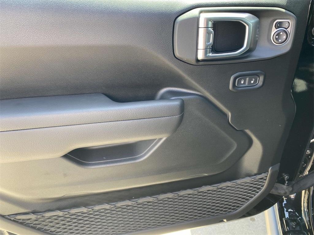 new 2025 Jeep Wrangler car, priced at $48,995