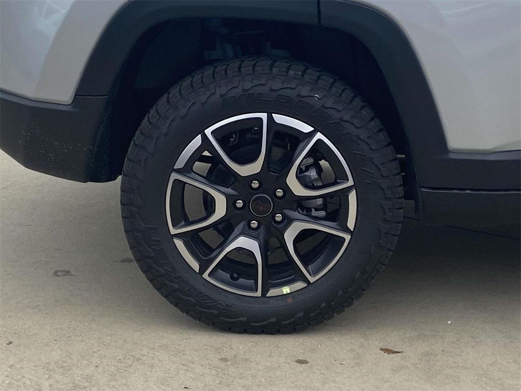 new 2025 Jeep Compass car, priced at $32,254