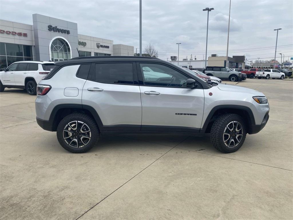 new 2025 Jeep Compass car, priced at $32,254