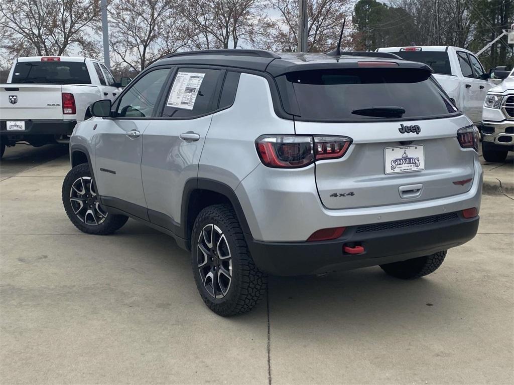 new 2025 Jeep Compass car, priced at $32,254