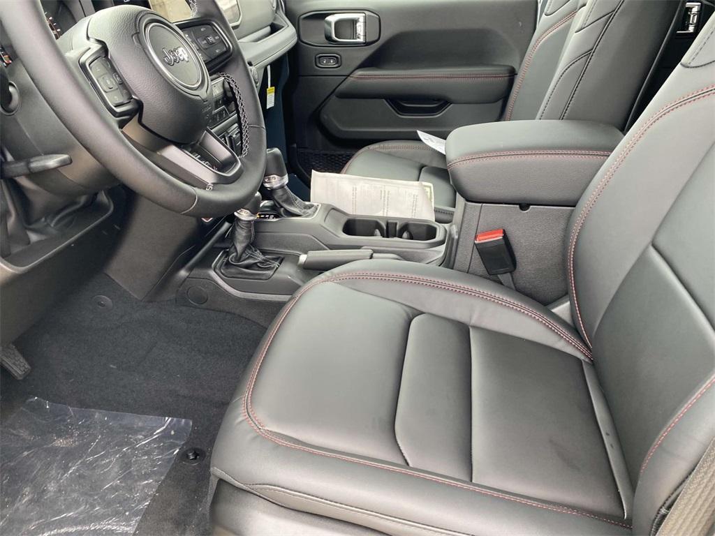 new 2025 Jeep Wrangler car, priced at $55,995
