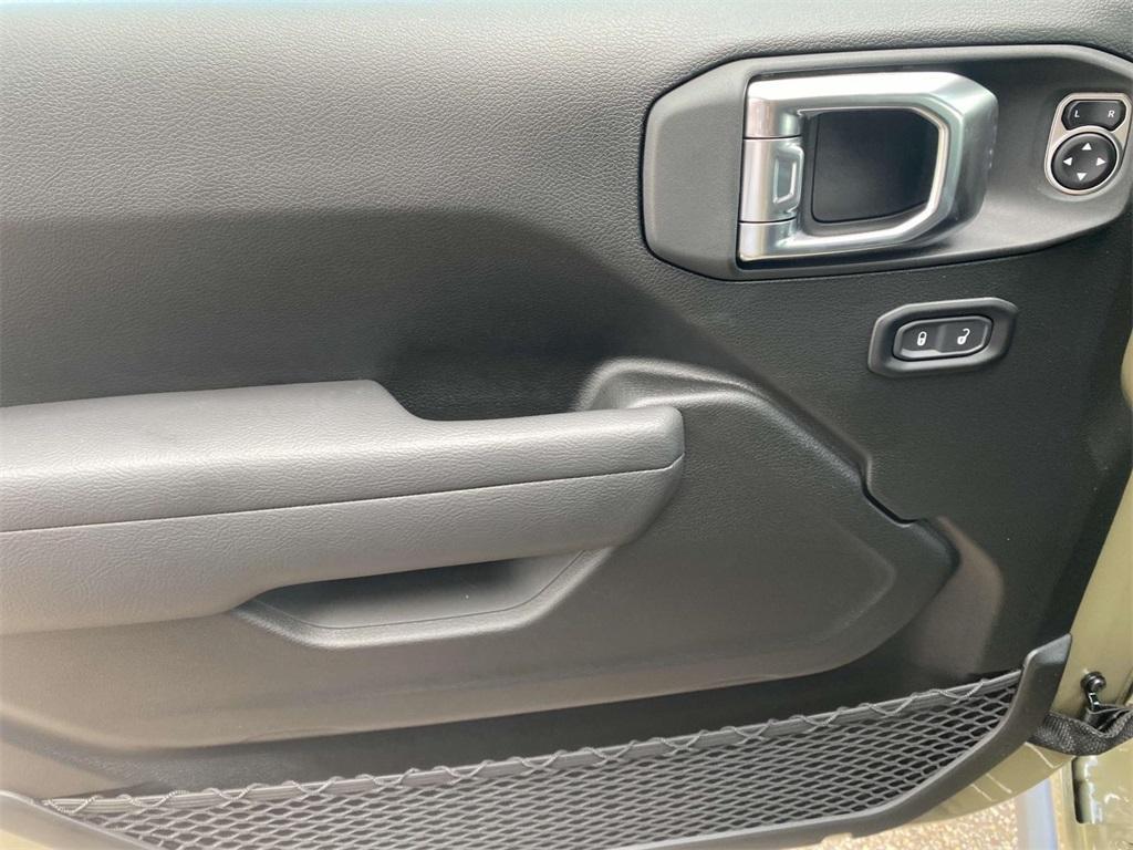 new 2025 Jeep Gladiator car, priced at $46,995