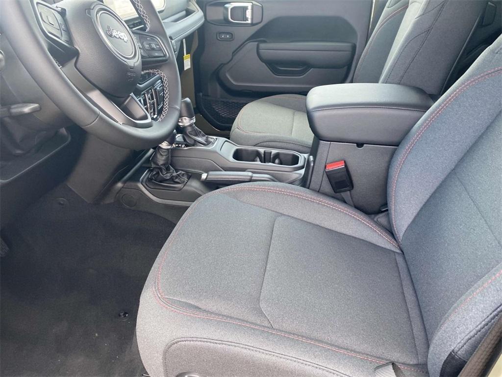 new 2025 Jeep Gladiator car, priced at $46,995
