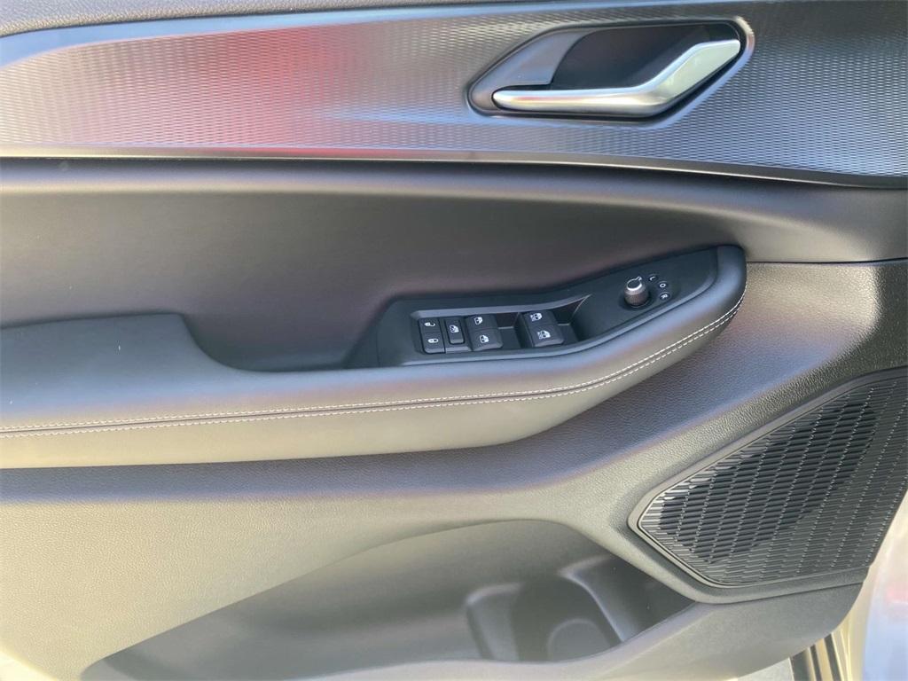 new 2025 Jeep Grand Cherokee car, priced at $31,195