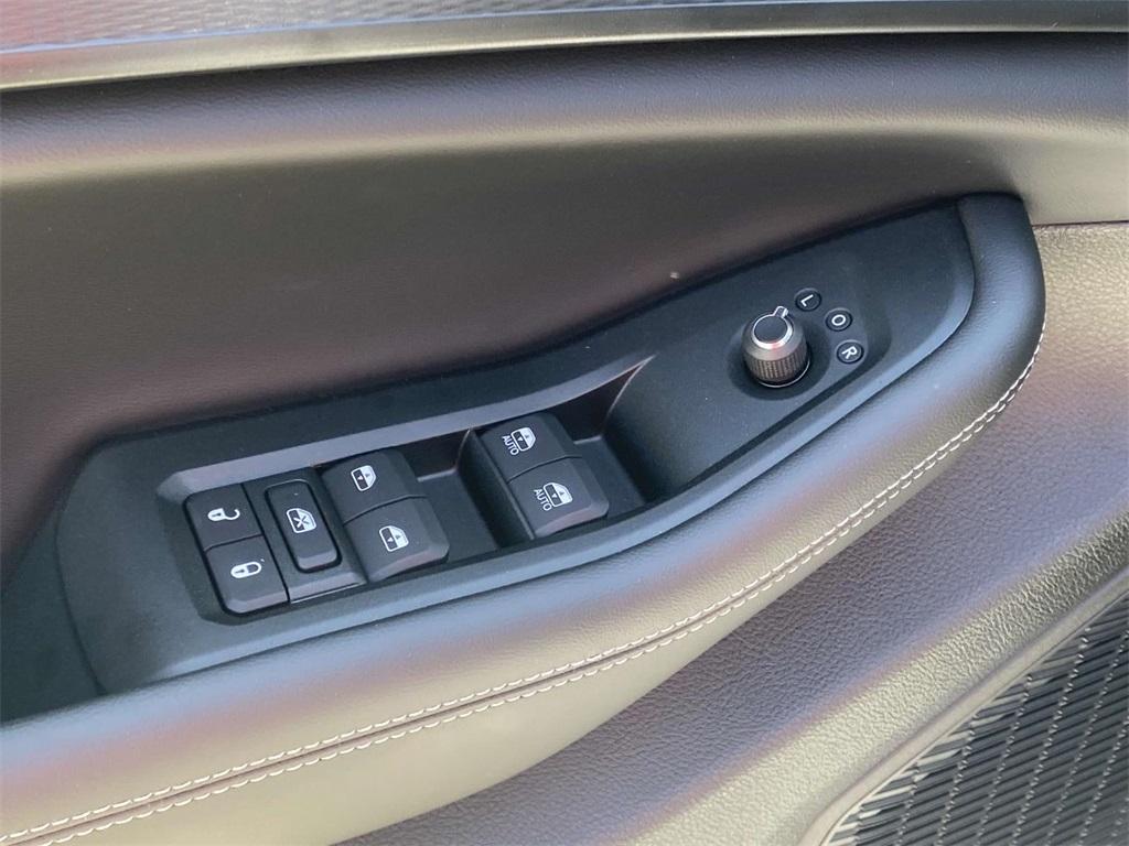 new 2025 Jeep Grand Cherokee car, priced at $31,195