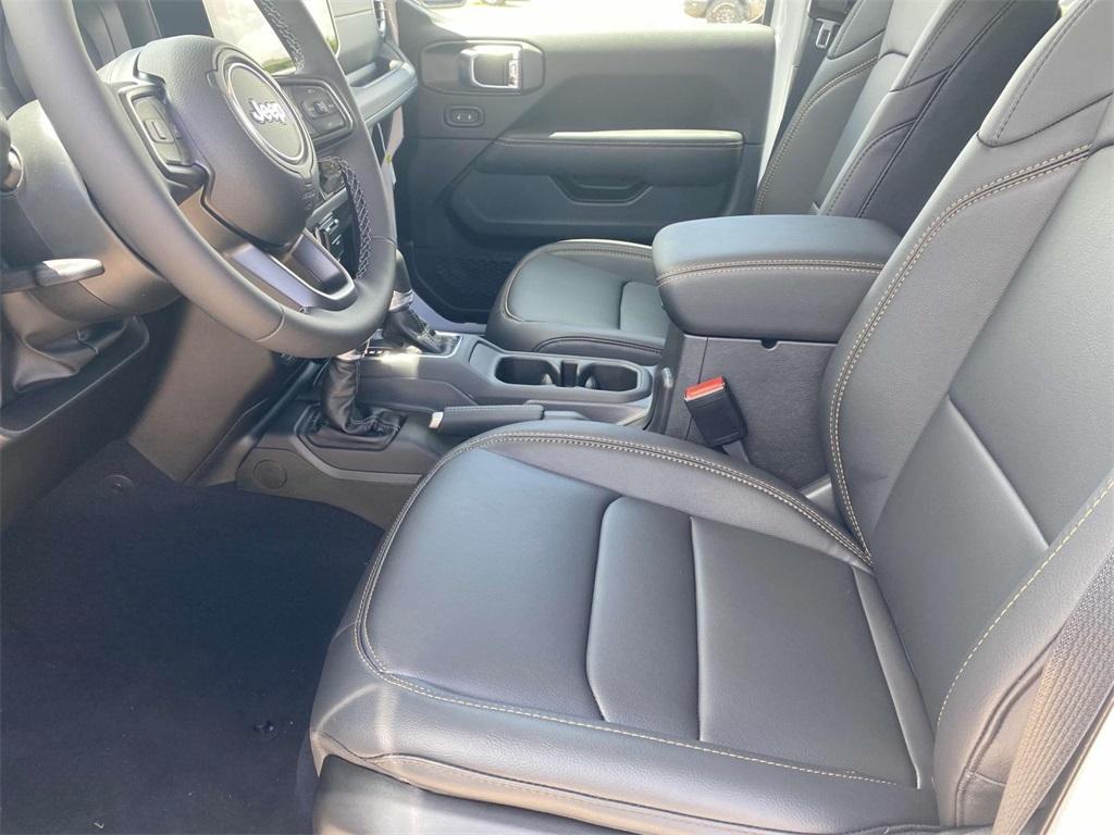 new 2025 Jeep Gladiator car, priced at $39,515