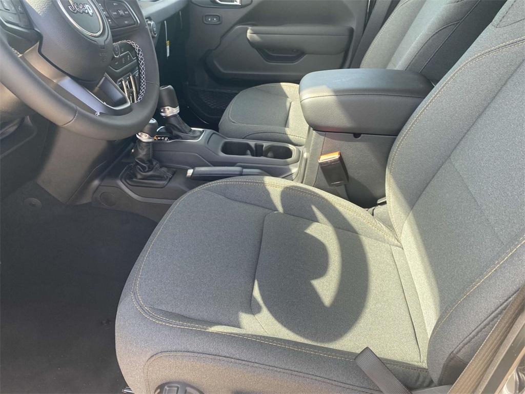 new 2025 Jeep Gladiator car, priced at $44,995