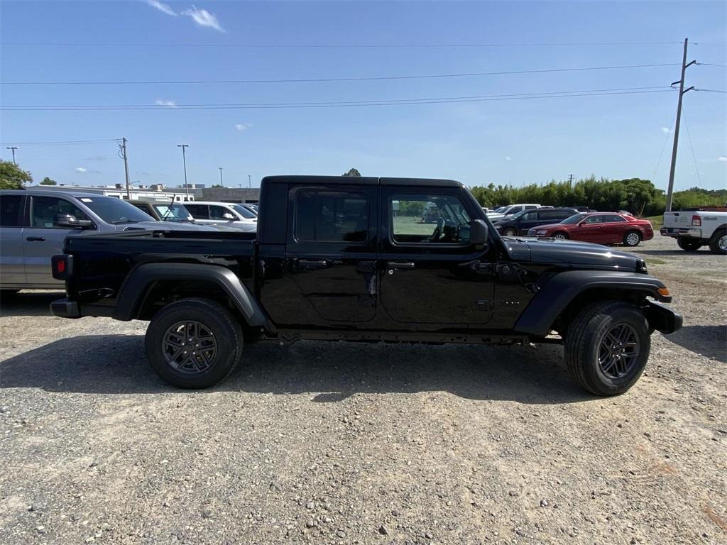 new 2025 Jeep Gladiator car, priced at $44,995