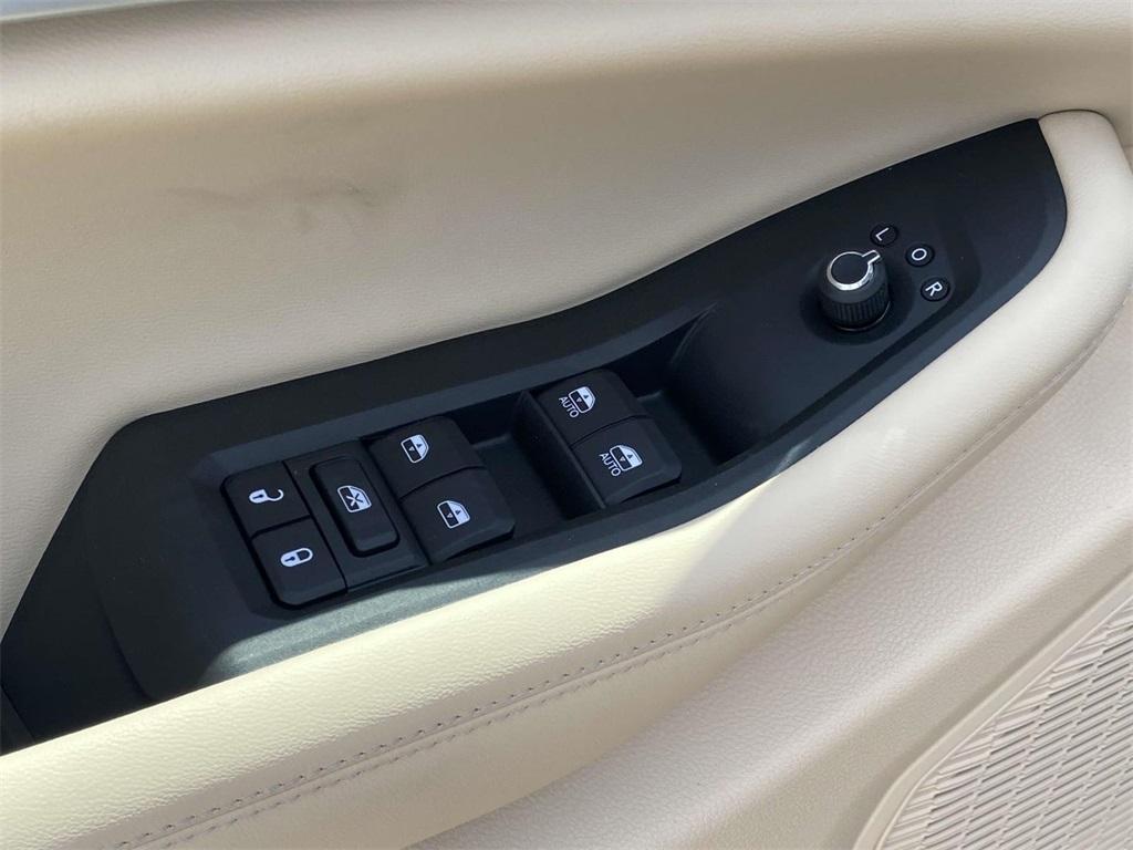 new 2025 Jeep Grand Cherokee car, priced at $37,381