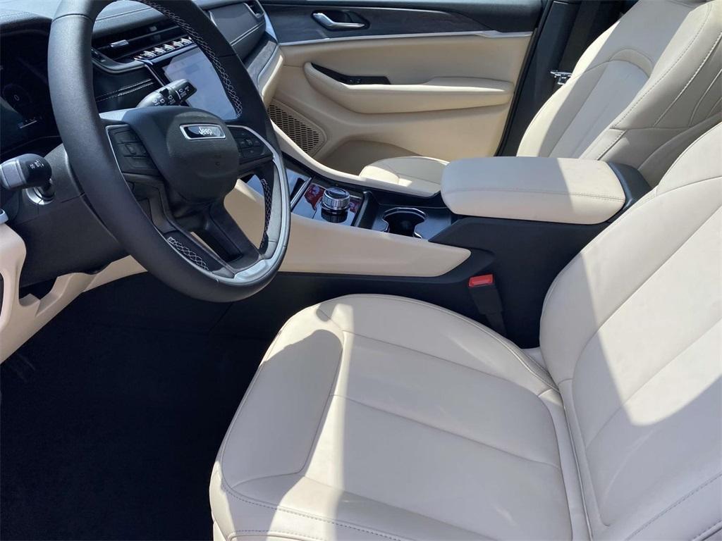 new 2025 Jeep Grand Cherokee car, priced at $37,381