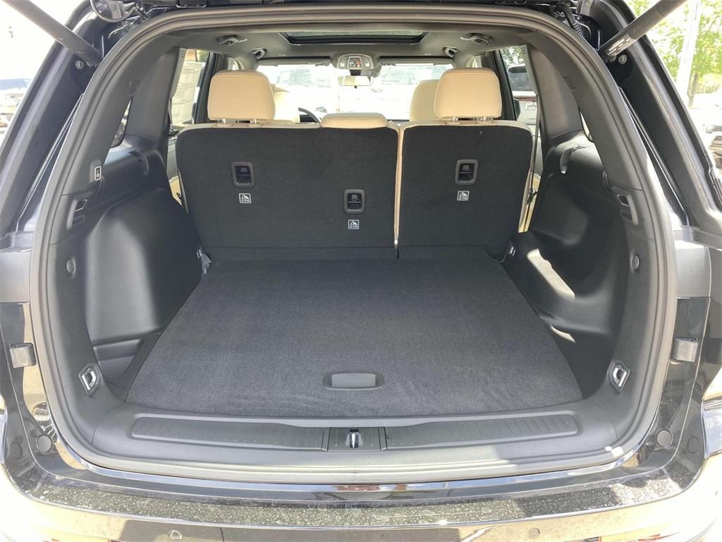new 2025 Jeep Grand Cherokee car, priced at $37,381
