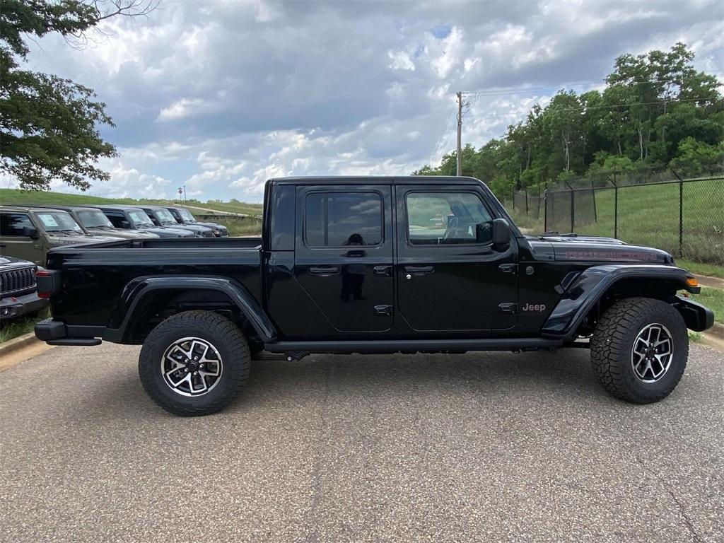 new 2025 Jeep Gladiator car, priced at $45,995