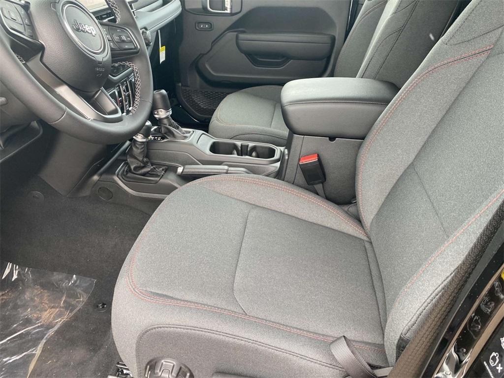 new 2025 Jeep Gladiator car, priced at $45,995