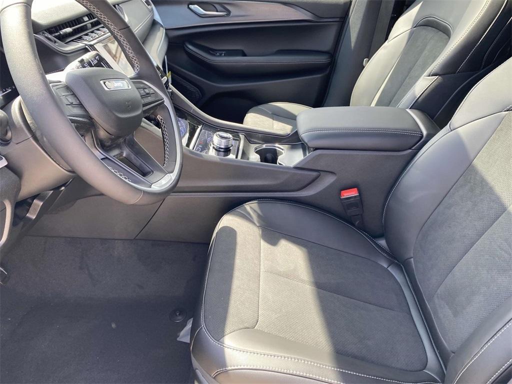 new 2025 Jeep Grand Cherokee L car, priced at $39,995