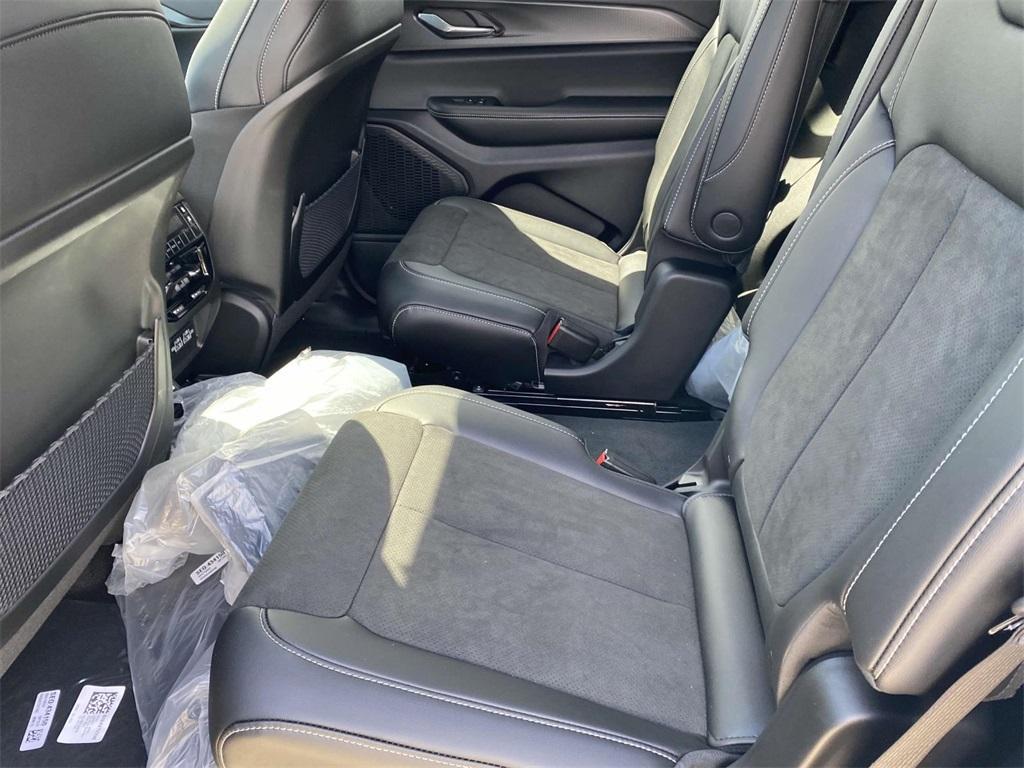 new 2025 Jeep Grand Cherokee L car, priced at $39,995