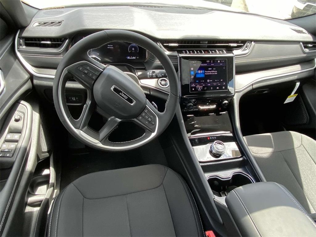 new 2025 Jeep Grand Cherokee L car, priced at $35,995