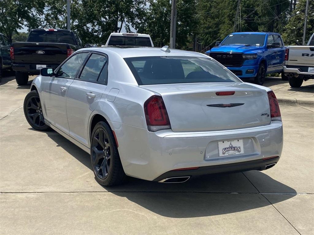 used 2022 Chrysler 300 car, priced at $28,495