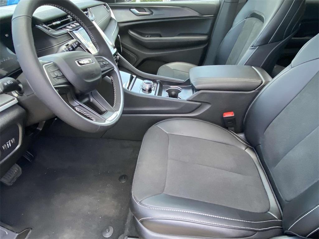 new 2025 Jeep Grand Cherokee L car, priced at $42,495