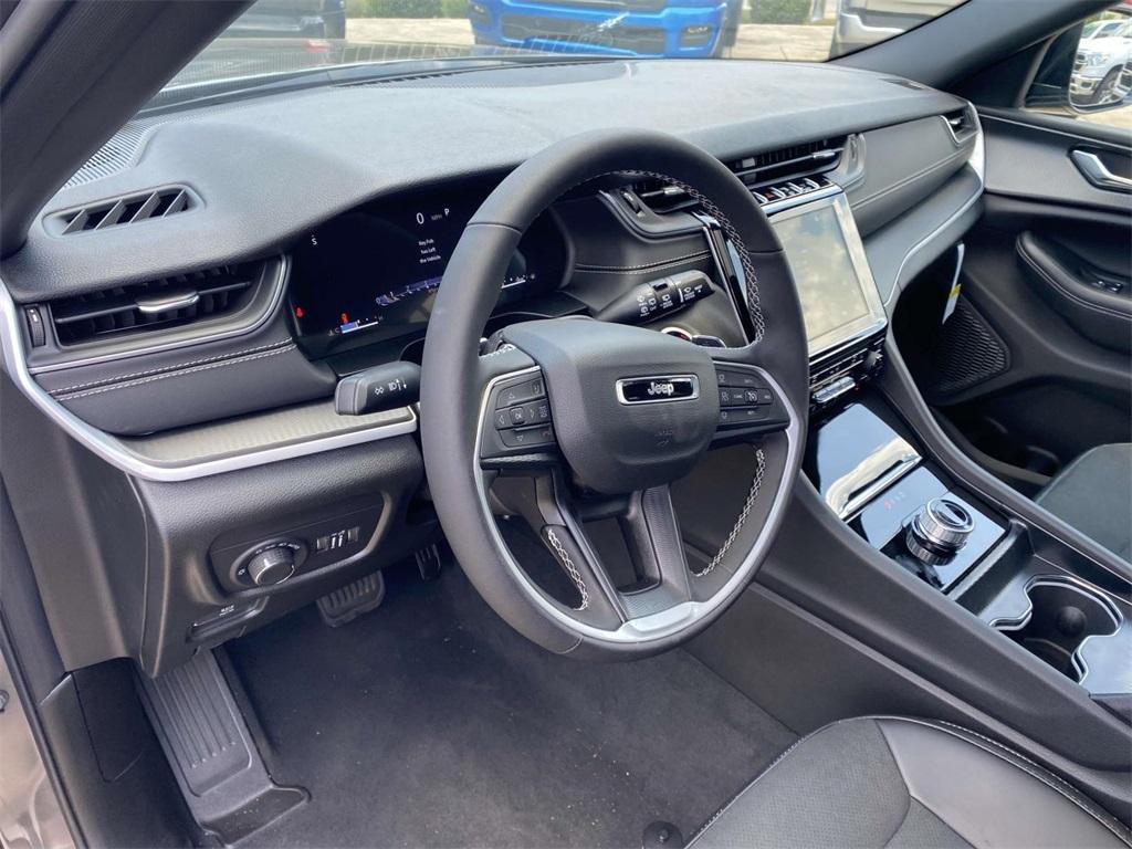 new 2025 Jeep Grand Cherokee L car, priced at $42,495
