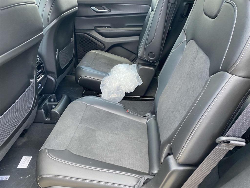 new 2025 Jeep Grand Cherokee L car, priced at $42,495