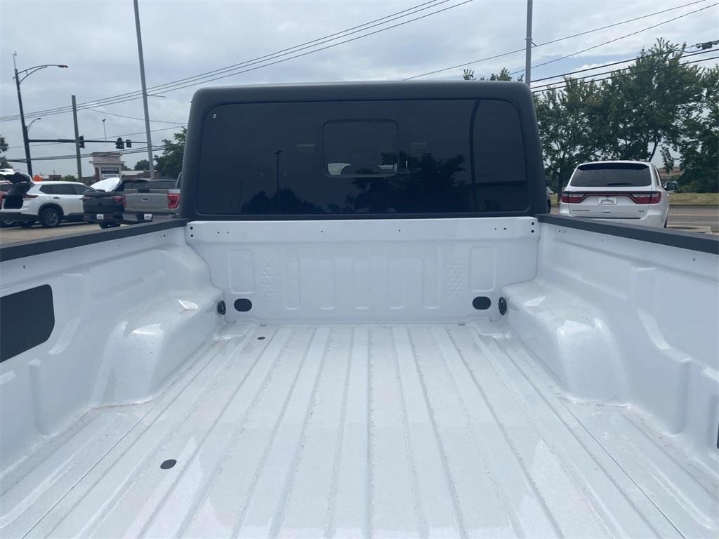 new 2025 Jeep Gladiator car, priced at $46,995