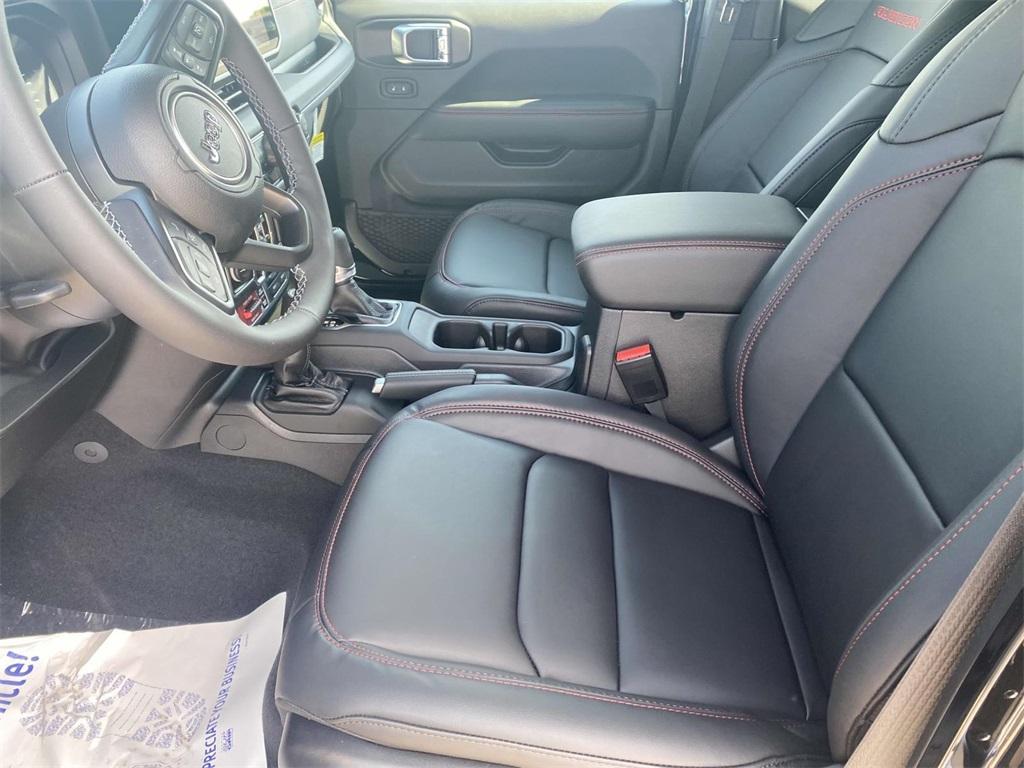 new 2025 Jeep Gladiator car, priced at $52,995