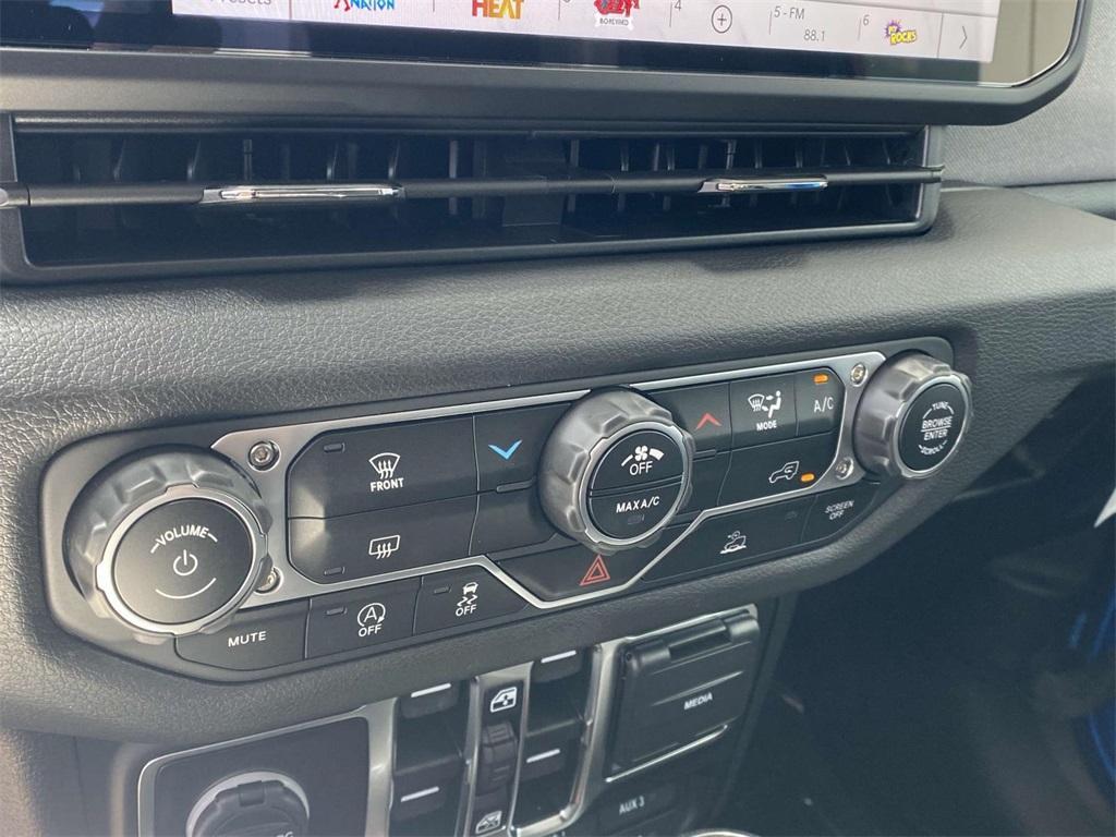 new 2025 Jeep Gladiator car, priced at $49,555