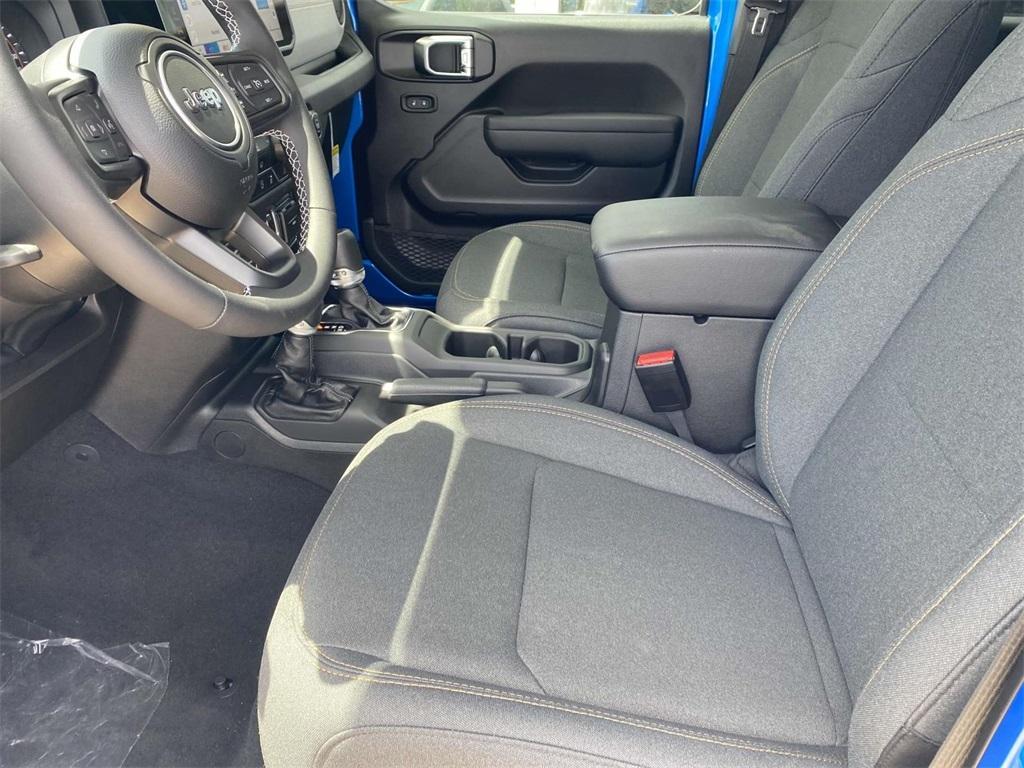 new 2025 Jeep Gladiator car, priced at $49,555