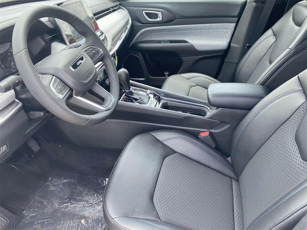 new 2025 Jeep Compass car, priced at $28,860