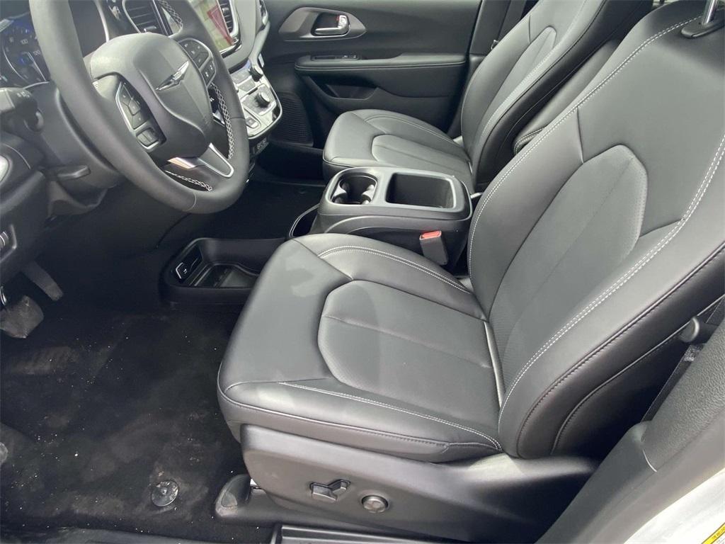new 2025 Chrysler Voyager car, priced at $35,313