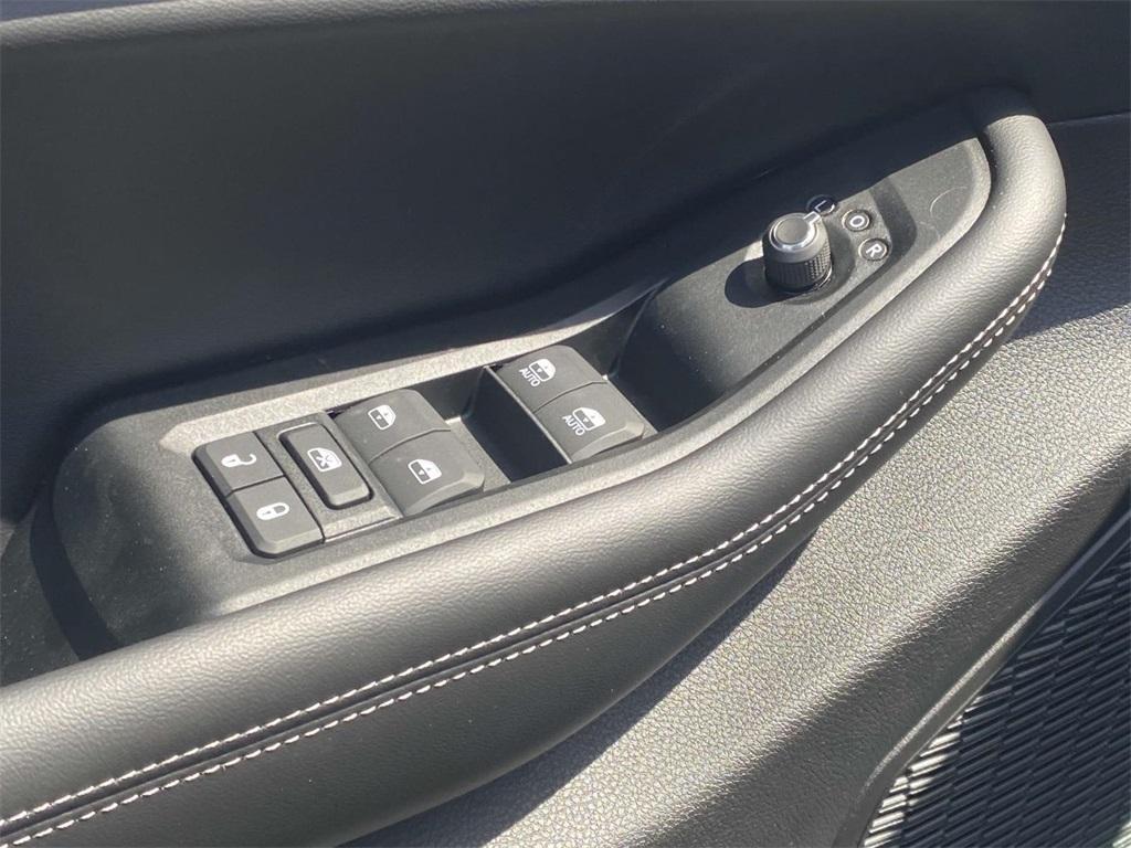 new 2025 Jeep Grand Cherokee car, priced at $33,995