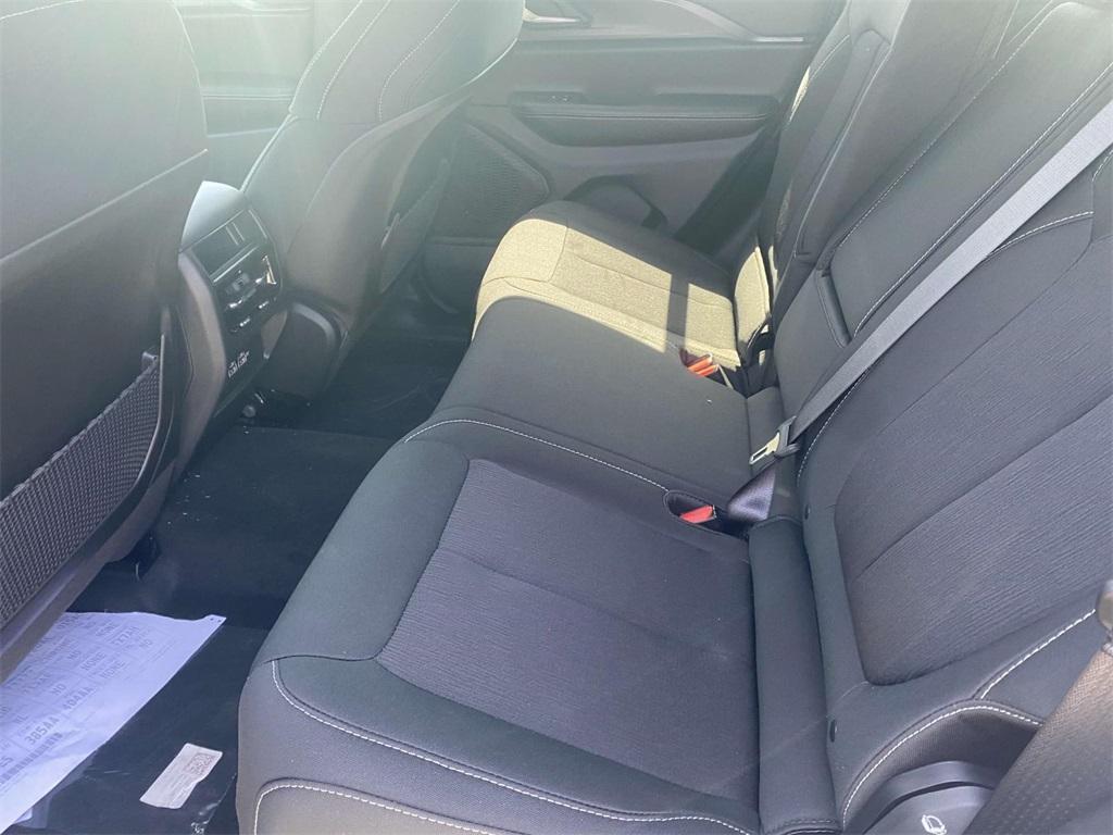 new 2025 Jeep Grand Cherokee car, priced at $33,995