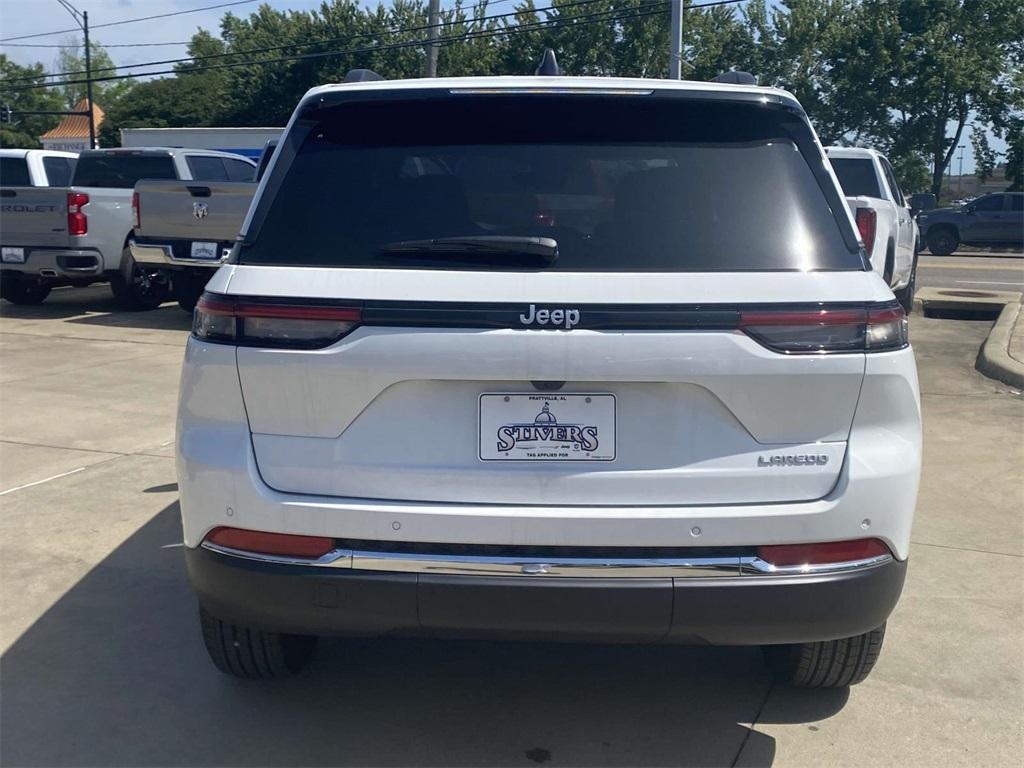 new 2025 Jeep Grand Cherokee car, priced at $33,995
