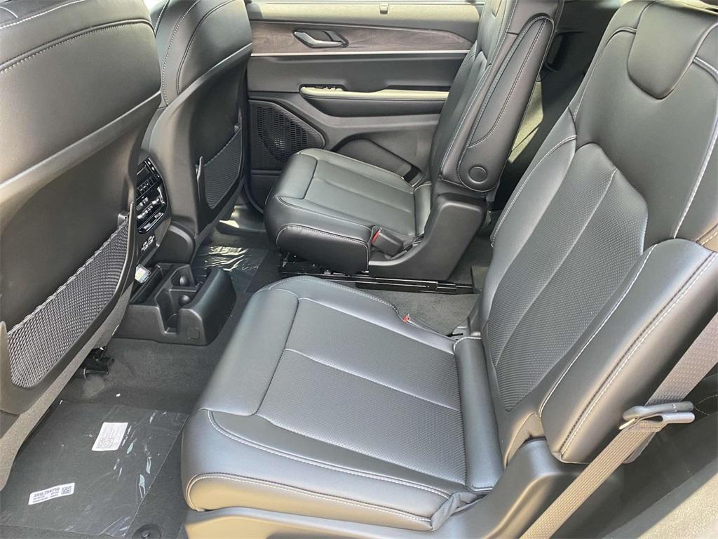 new 2025 Jeep Grand Cherokee L car, priced at $48,295