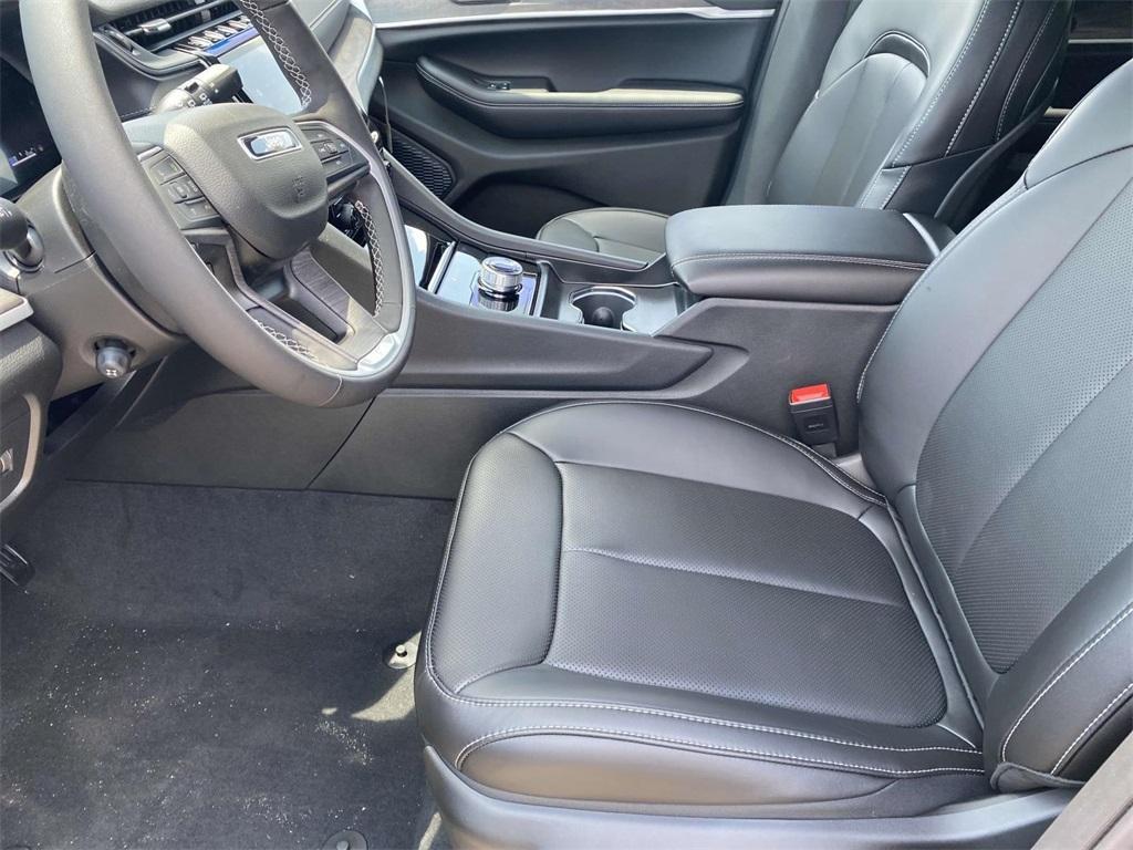 new 2025 Jeep Grand Cherokee L car, priced at $48,295