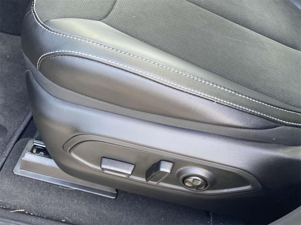 new 2025 Jeep Grand Cherokee L car, priced at $39,995