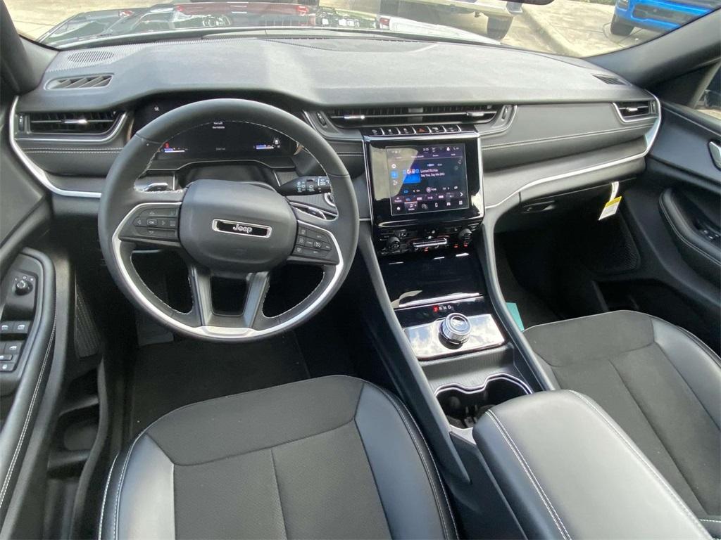 new 2025 Jeep Grand Cherokee L car, priced at $39,995