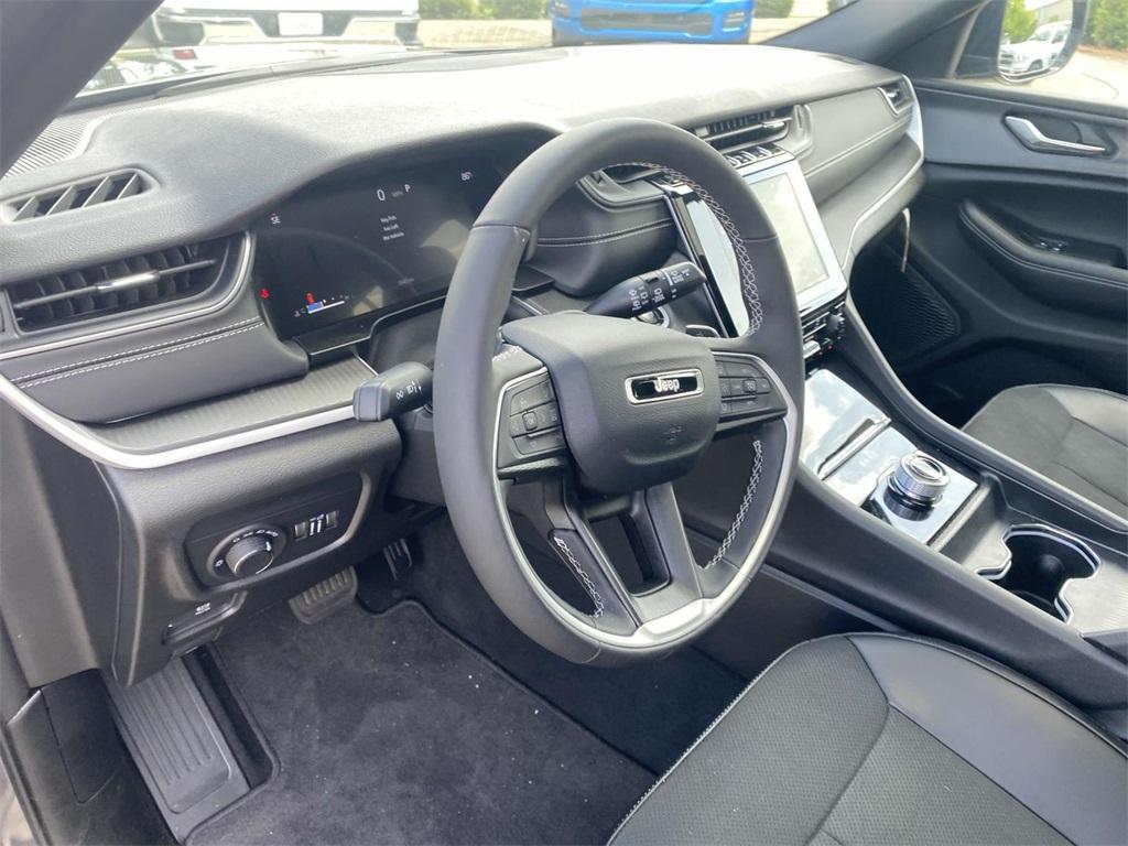 new 2025 Jeep Grand Cherokee L car, priced at $39,995