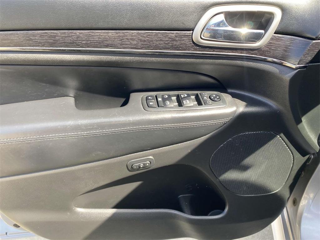 used 2018 Jeep Grand Cherokee car, priced at $18,995